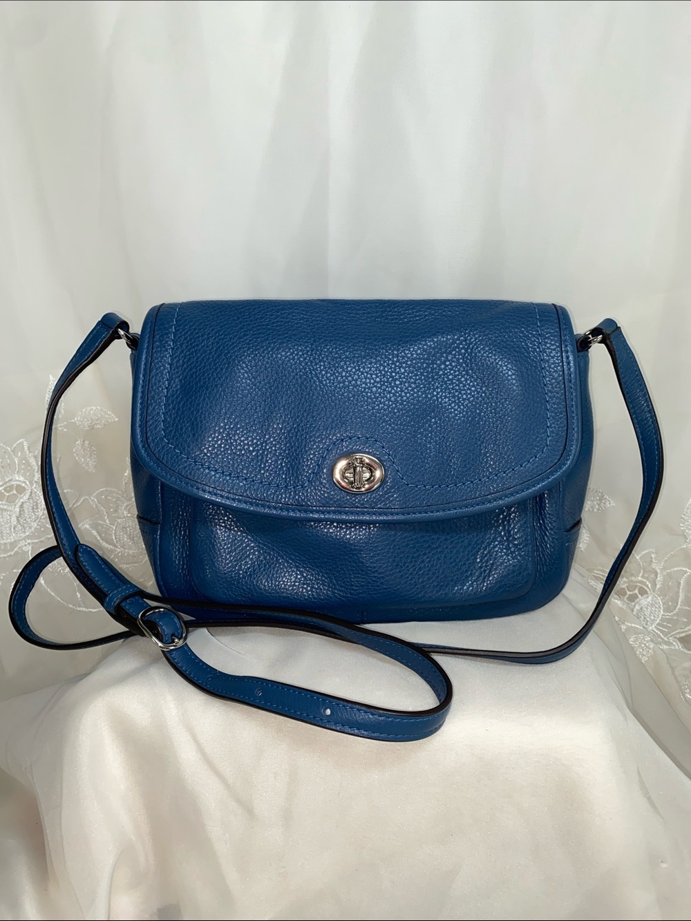 Coach Park F28725 Blue Leather Crossbody Bag Turnlock Shoulder Crossbody Bag